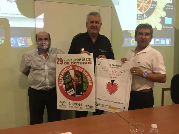 Autoridades apoyando el Día sin Juego de Azar